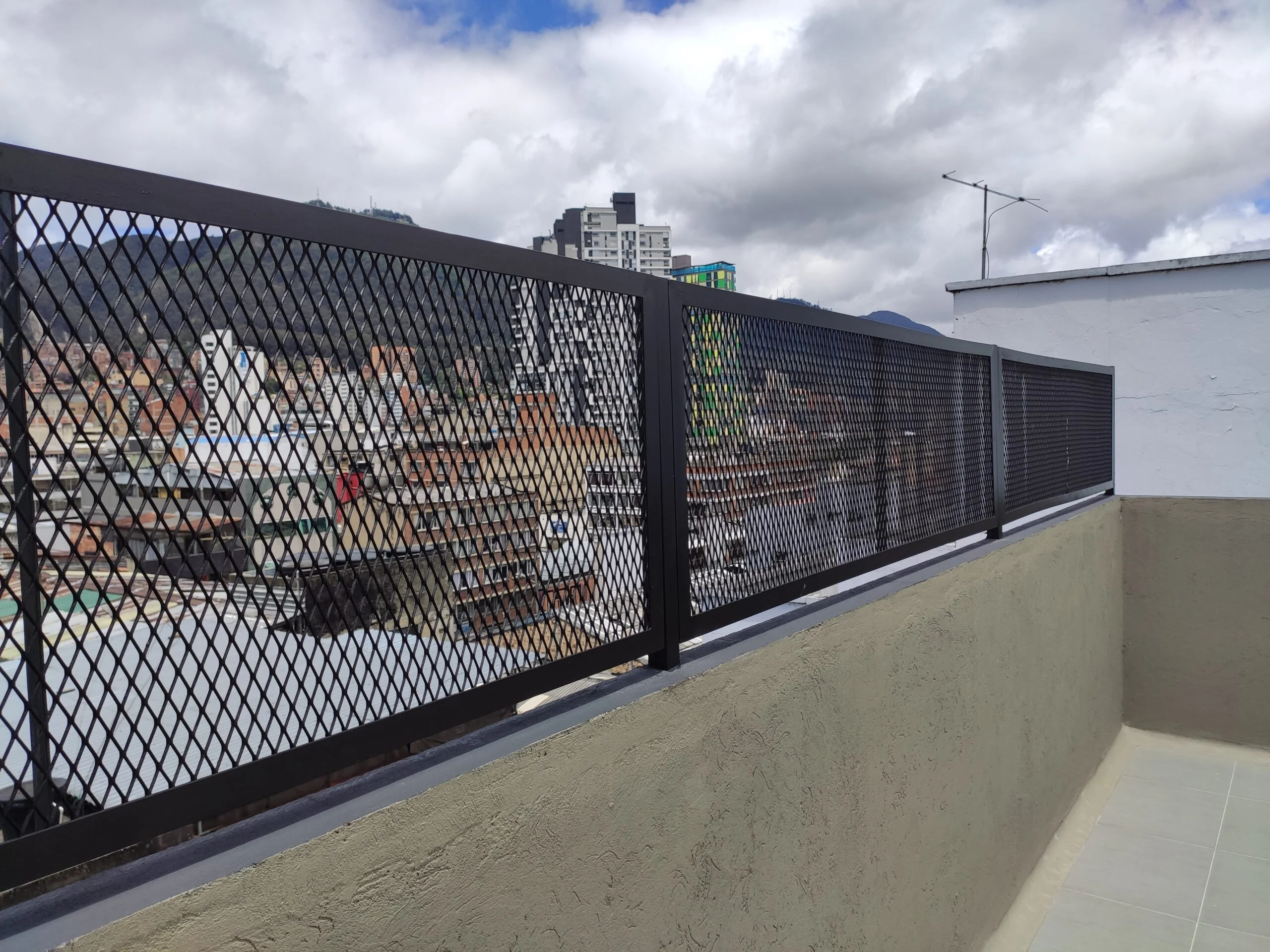 barandas metálicas para escaleras fabricadas por Comando Construcciones