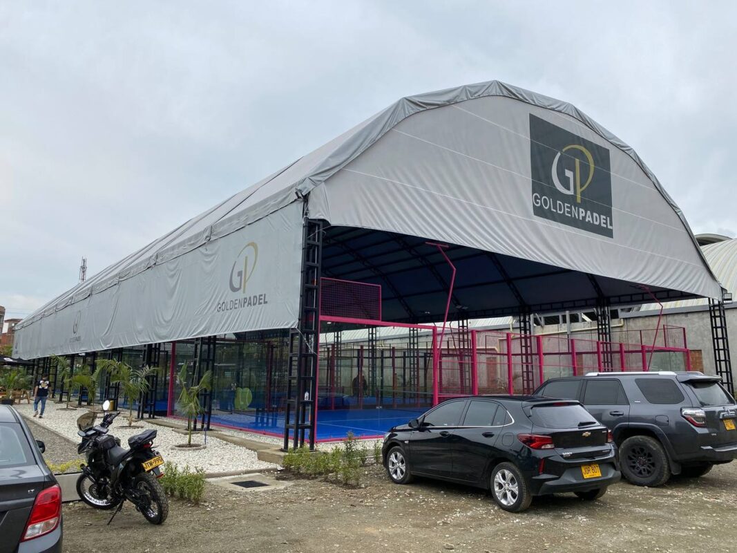 Estructura metálica cubierta para canchas de pádel