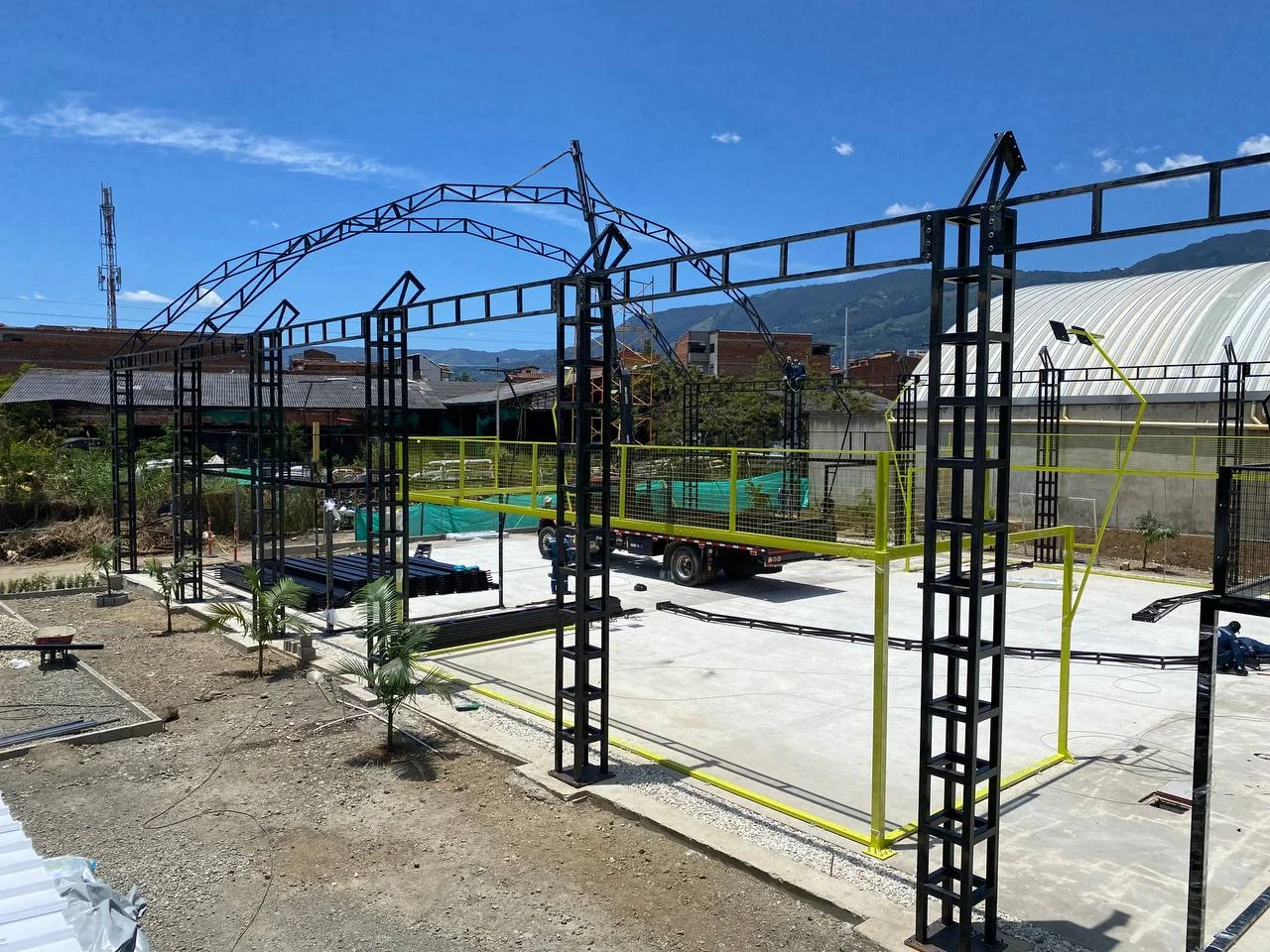 Estructura metálica en construcción Colombia