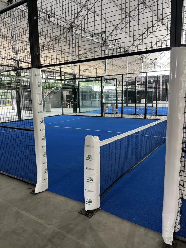 Fondo de vidrio templado de la cancha de pádel de 360 Padel en Cali (2 de 3)