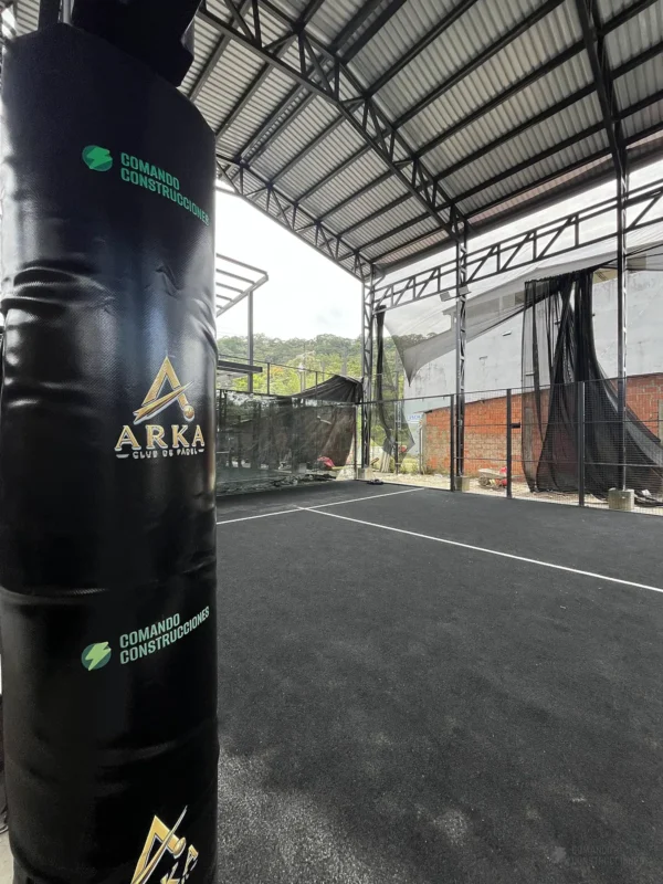 Protector de columna del club de pádel de Arka Padel en Mocoa