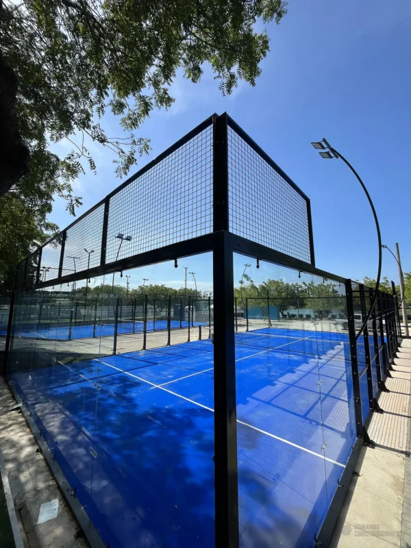 Vista general de la cancha de pádel de Blue Padel en Cartagena (1 de 3)