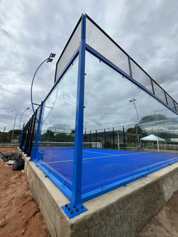 Fondo de vidrio templado de la cancha de pádel de Padel Club Ebenezer en Tame (2 de 3)