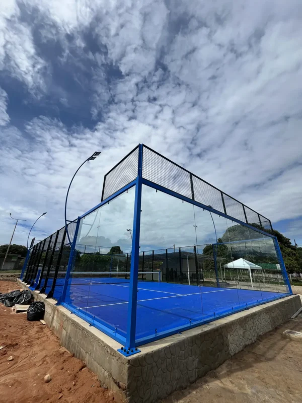 Estructura metálica y malla perimetral de la cancha de pádel de Padel Club Ebenezer en Tame (4 de 4)