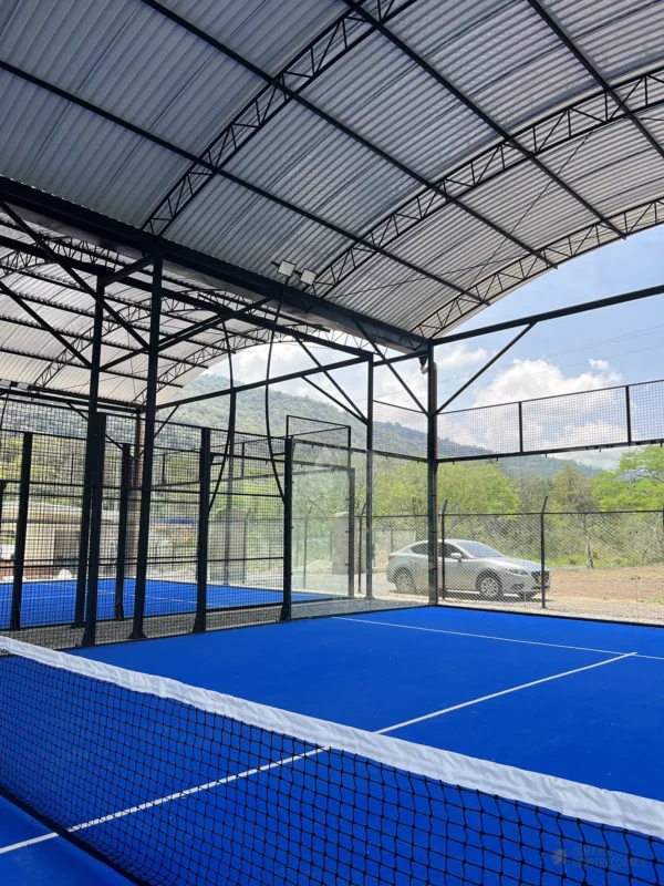 Vista general de la cancha de pádel de Nativo Club Campestre en San Gil (3 de 4)