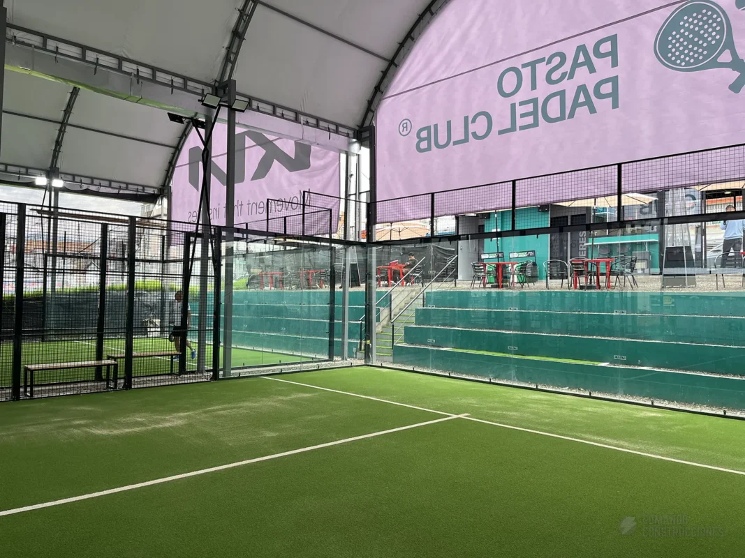Muro de marca del club de pádel de Pasto Padel Club en Pasto