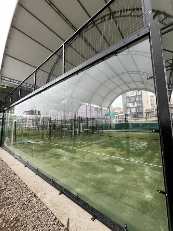Vista general de la cancha de pádel de Pasto Padel Club en Pasto (1 de 3)