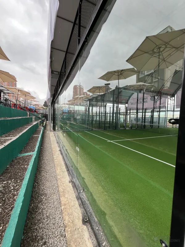 Vista general de la cancha de pádel de Pasto Padel Club en Pasto (3 de 3)