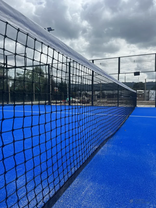 Perfilería y esquina estructural de la cancha de pádel de Polideportivo Vereda Bojacá en Chía (2 de 2)