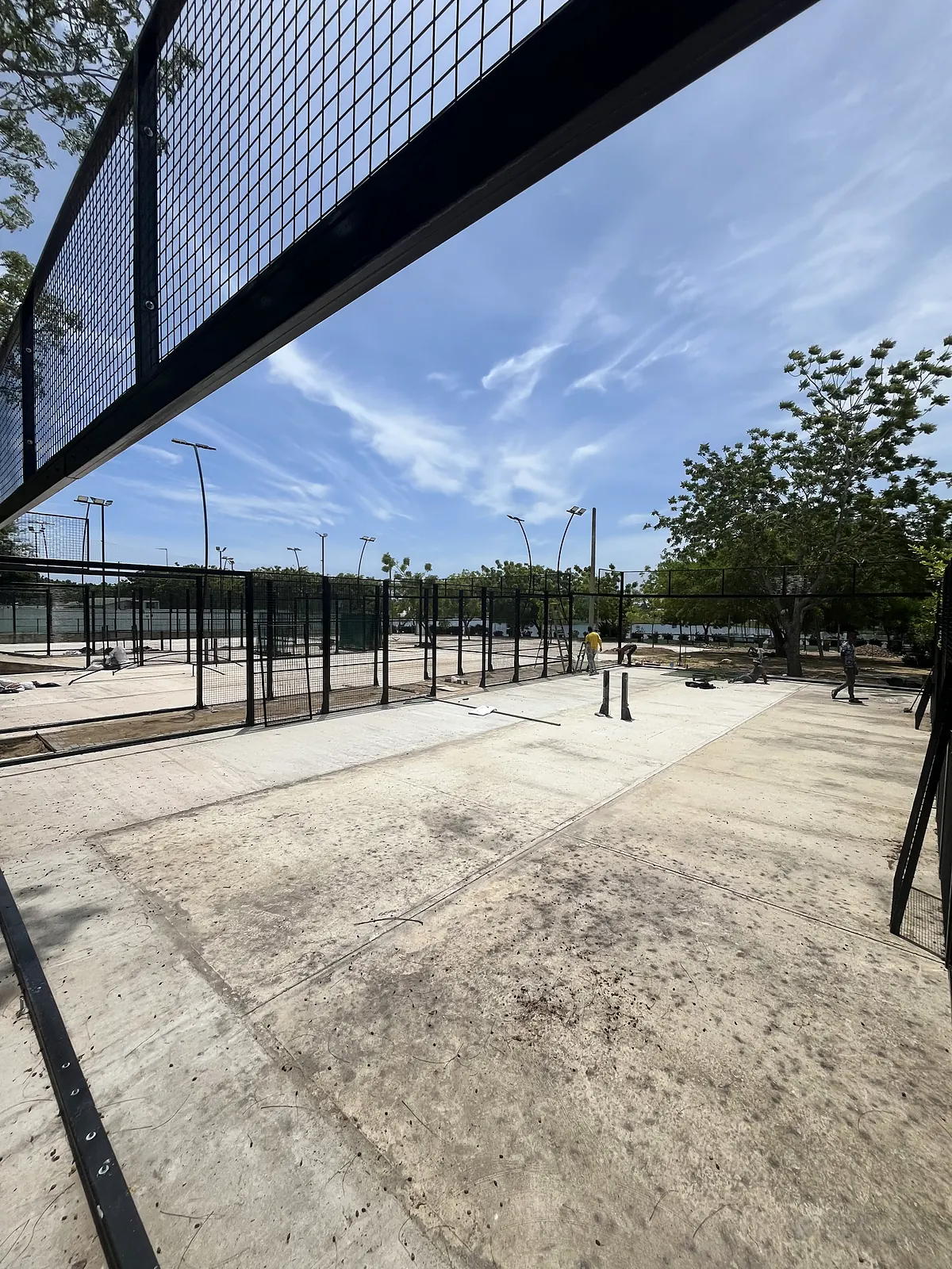 Cancha de pádel recién instalada