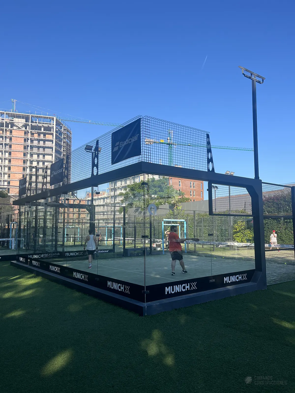 Stand de fabricantes en el Padel World Summit 2025