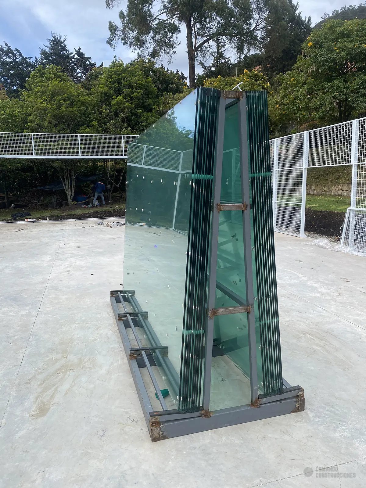 Vidrios templados de una cancha de pádel